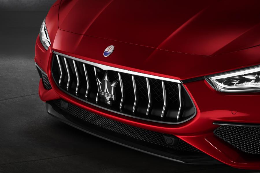 Детали экстерьера Maserati Ghibli S Q4 GranSport 2017 года  (фото 23 из 48)